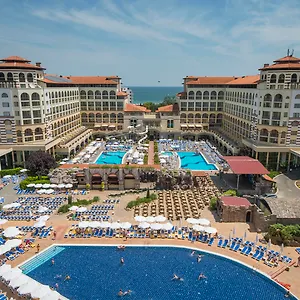 Üdülőközpont Melia Sunny ****